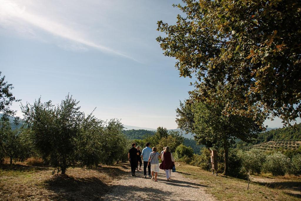 Tenuta Di Forte Sorgnano Gualdo Cattaneo Exteriör bild